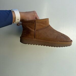 Cushionaire mini Ugg dupe